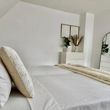 Modern With Terrace & Parking * Siegen